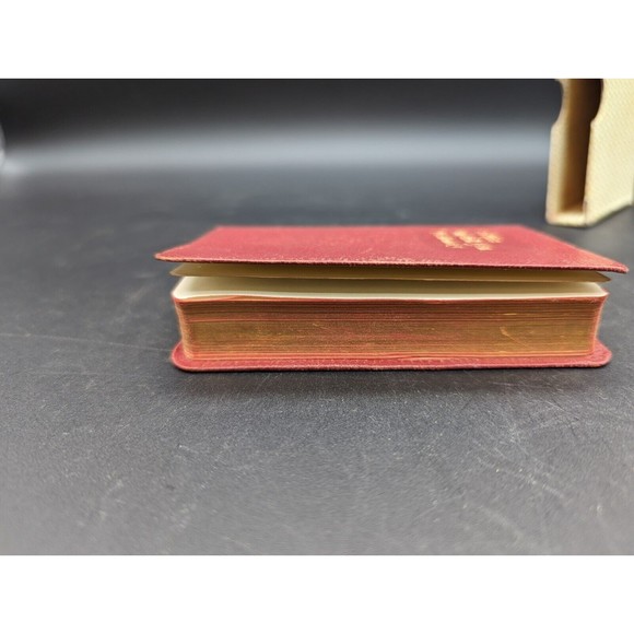 Vintage NEW GEM ENGLISH DICTIONARY 1960 Leather Cover with Gilt Edging in Box - Picture 14 of 16